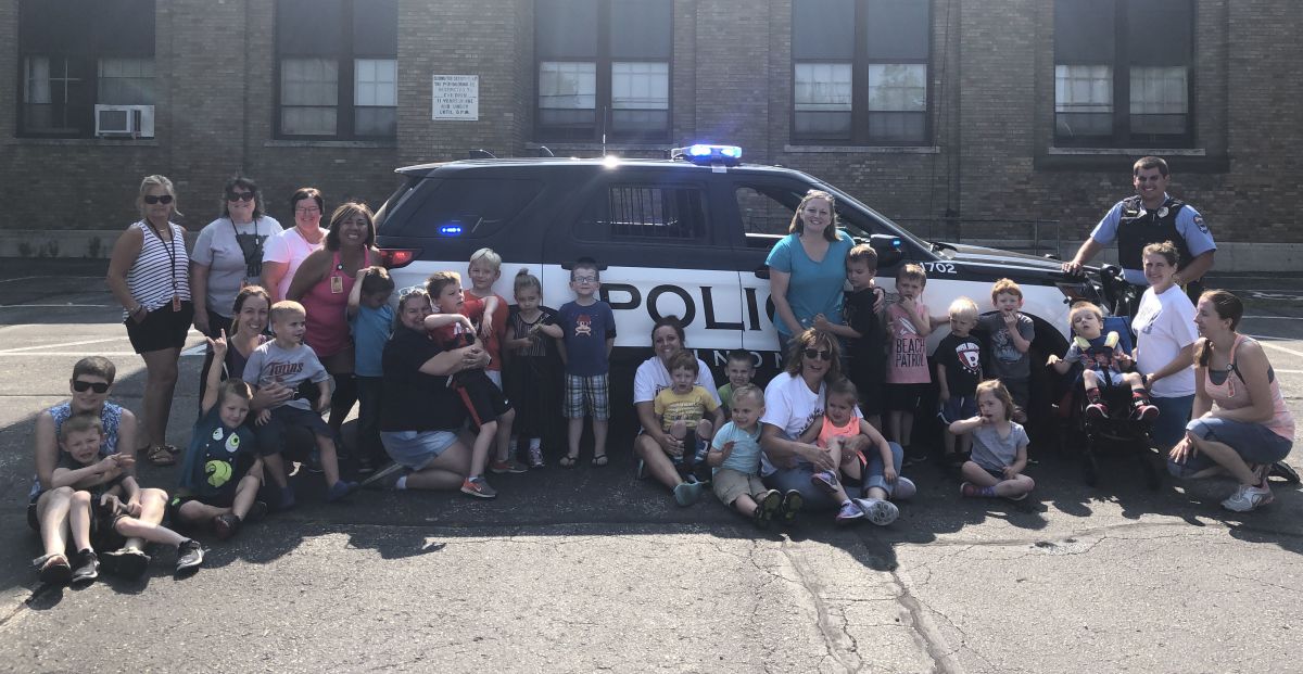 Winona police officer visits Extended Year Program class Post Details