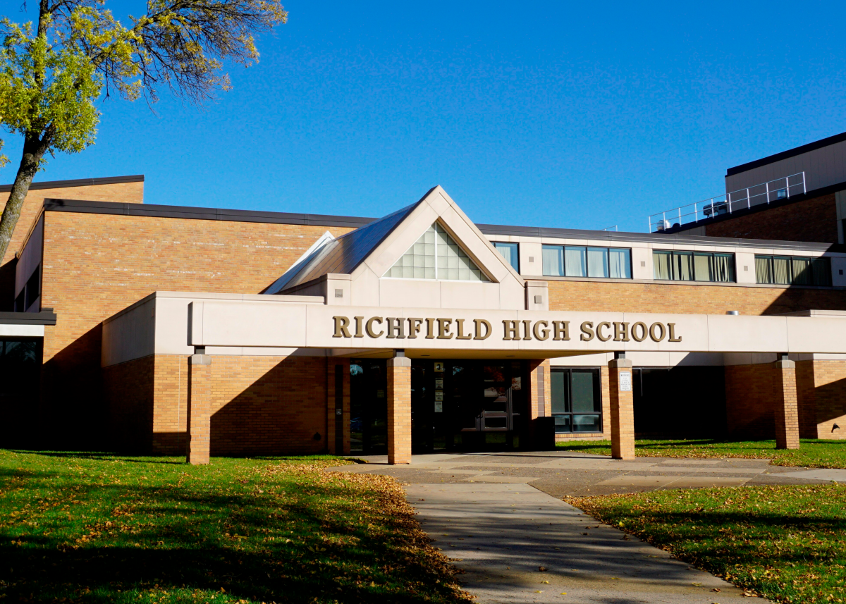 8th Grade Tours of Richfield High School article Richfield High School