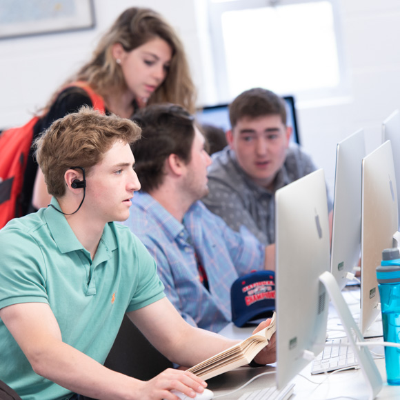 What Are the Advantages of Applying in the Early Admission Cycle? The