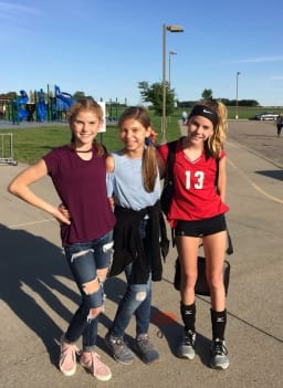 Jessica Alba Shares Photo of Daughters Going to Middle, High School