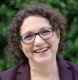 Naomi Wittlin smiling portrait