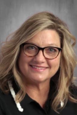 picture of woman with glasses