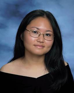 senior portrait photo of salutatorian Rachel Chen