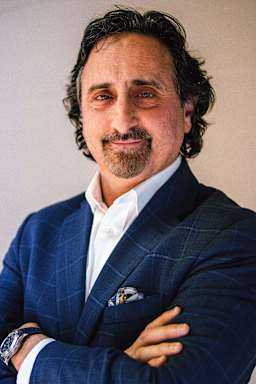 Dr. Anthony DiCesaro headshot