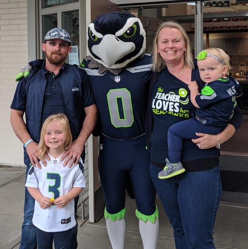 Seattle Seahawks Mascot Blitz Visits Moorlands Elementary