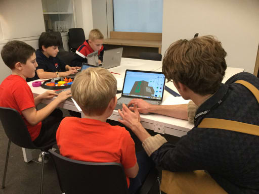 3d Printing At The Design Museum News Post Isl London Ib International School,Decoracion Para Fiesta De Color Negro Y Dorado