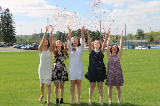Dress store for commencement
