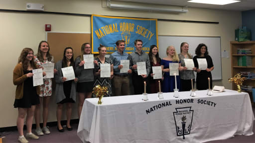 can you join national honor society as a senior? 2