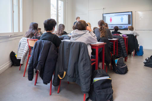 What do we Teach in a Bilingual Middle School? - EIB Paris