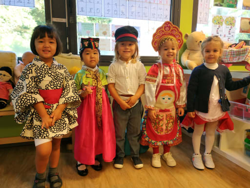 Easy international day costume shop