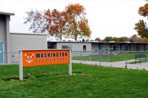 Washington elementary store school