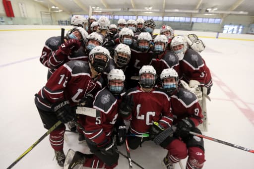 Girls Hockey Posts Shutout In Season Opener News Post The Loomis Chaffee School