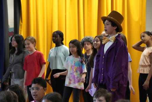 Round Hill performs Willy Wonka Jr.