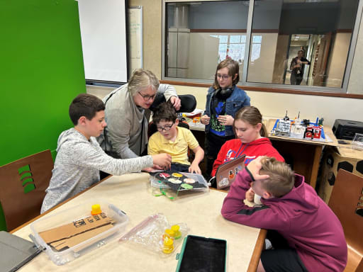Enrollment - Hamilton Southeastern School Corporation
