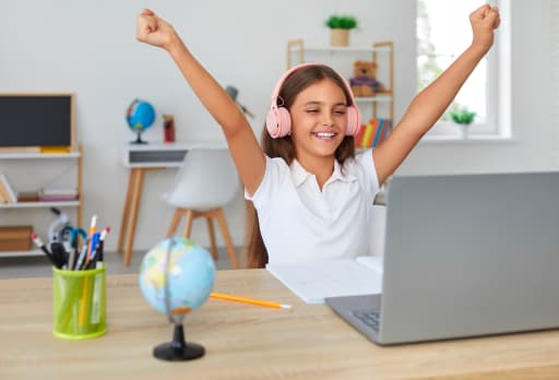 Online School Helps with Time Management