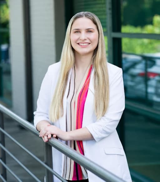 Kaitlyn Waters (Shelton Class of 2019) is a Project Manager Who is Pursuing Her Master's Degree in Civil Engineering 