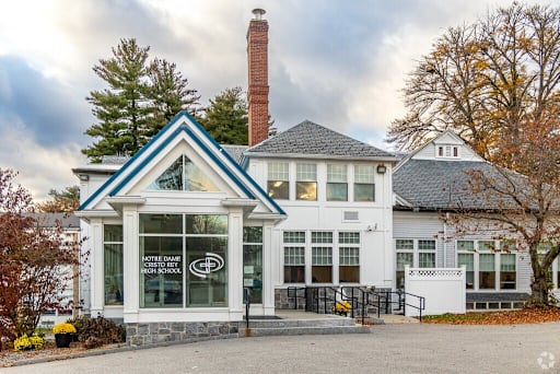 NOTRE DAME CRISTO REY HIGH SCHOOL