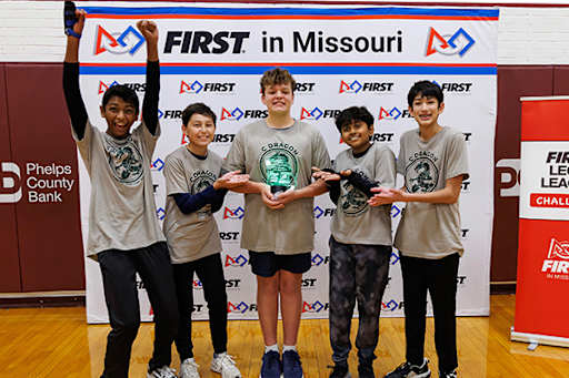 Rockwood Students Earn Awards, Advance to Regionals at Robotics