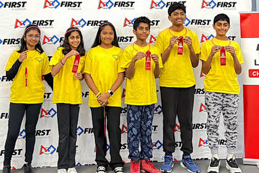 Rockwood Students Earn Awards, Advance to Regionals at Robotics
