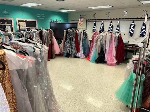 Saying 'Yes' to the dress at Moisés E. Molina High School