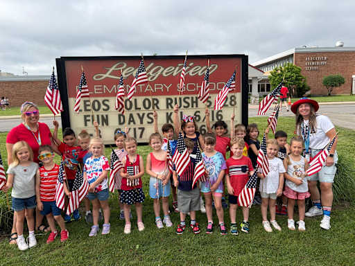 Clarence Students, Staff, Families Celebrate Flag Day | Post Details