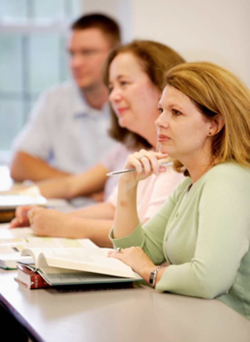 Adult learners participating in a Misericordia classroom