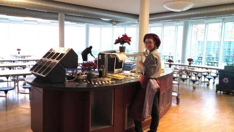 School Meals International School Of Bremen Before interior designers or decorators can get started on your home or give you a clear picture of costs, they typically meet with clients face to face.