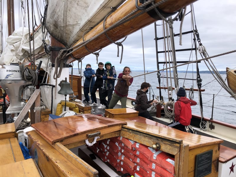 Photo of Seattle Academy Middle School students participating in the 2022 Sailing Trip