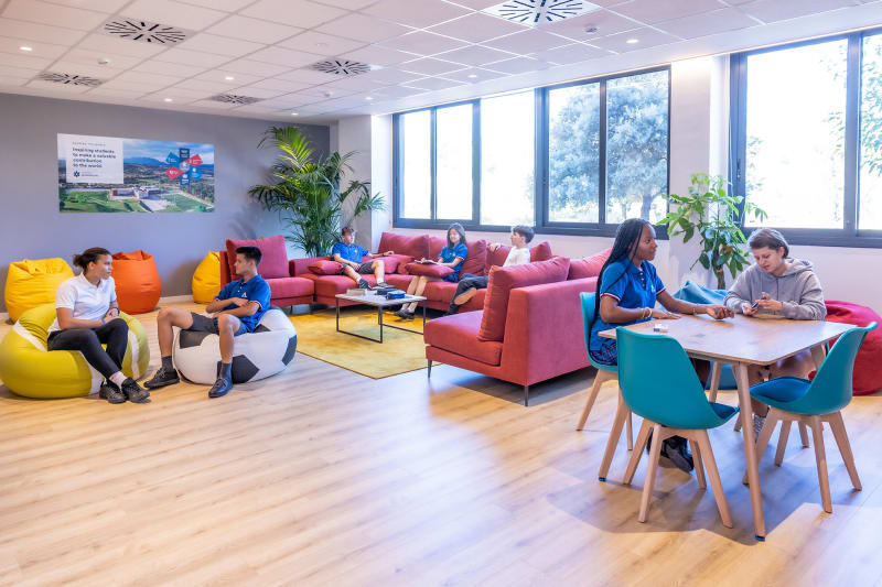 Agora Barcelona International School — Classrooms