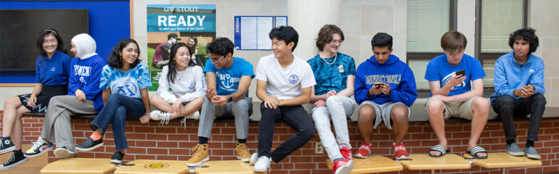 Học sinh tại trường trung học Minnetonka