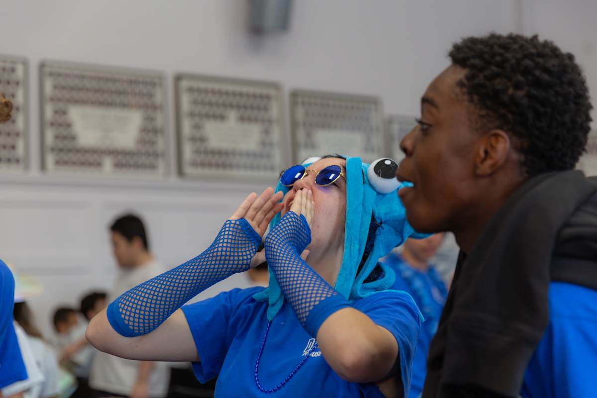 Senior student mentoring juniors