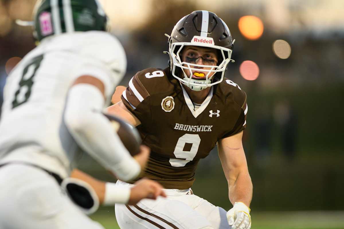 Bruins Honor Seniors, Top Deerfield on Cosby Field