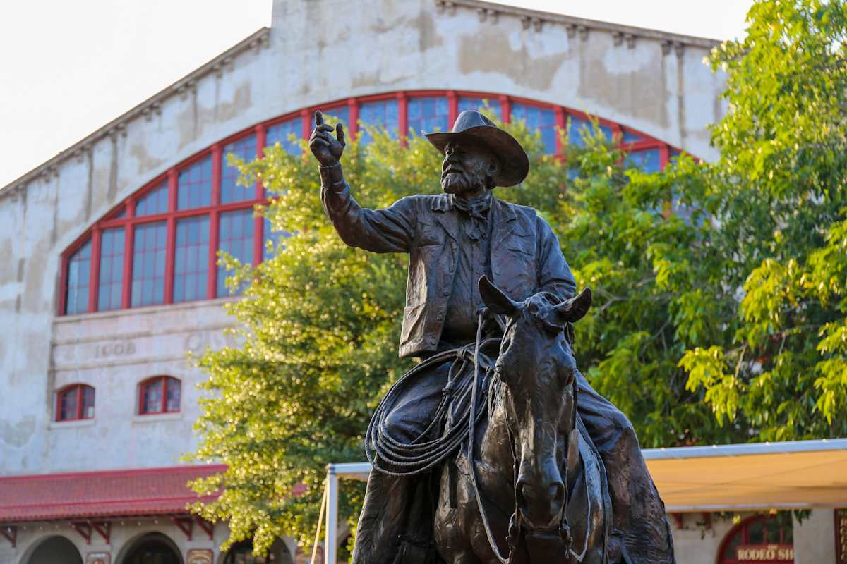 Students exploring the Fort Worth Stockyards with ILTexas Global