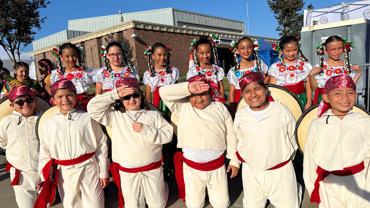 Spanish Dual Language Immersion students performing.