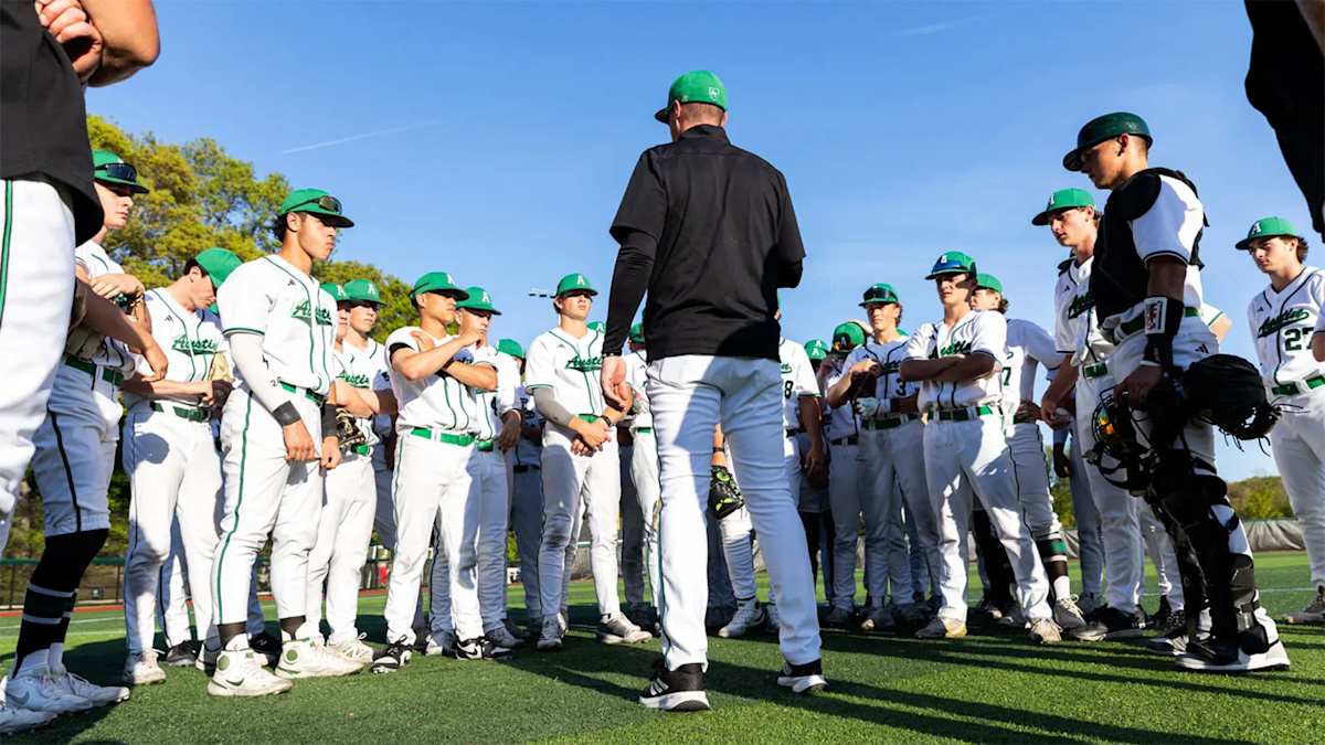 Head Coach Jonathan JP Pollard '97 with the Austin Prep varsity baseball team
