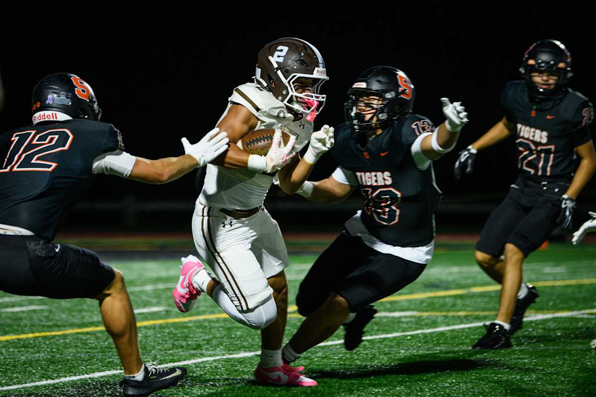 Bruins Rally Past Suffield, Improve to 3–0