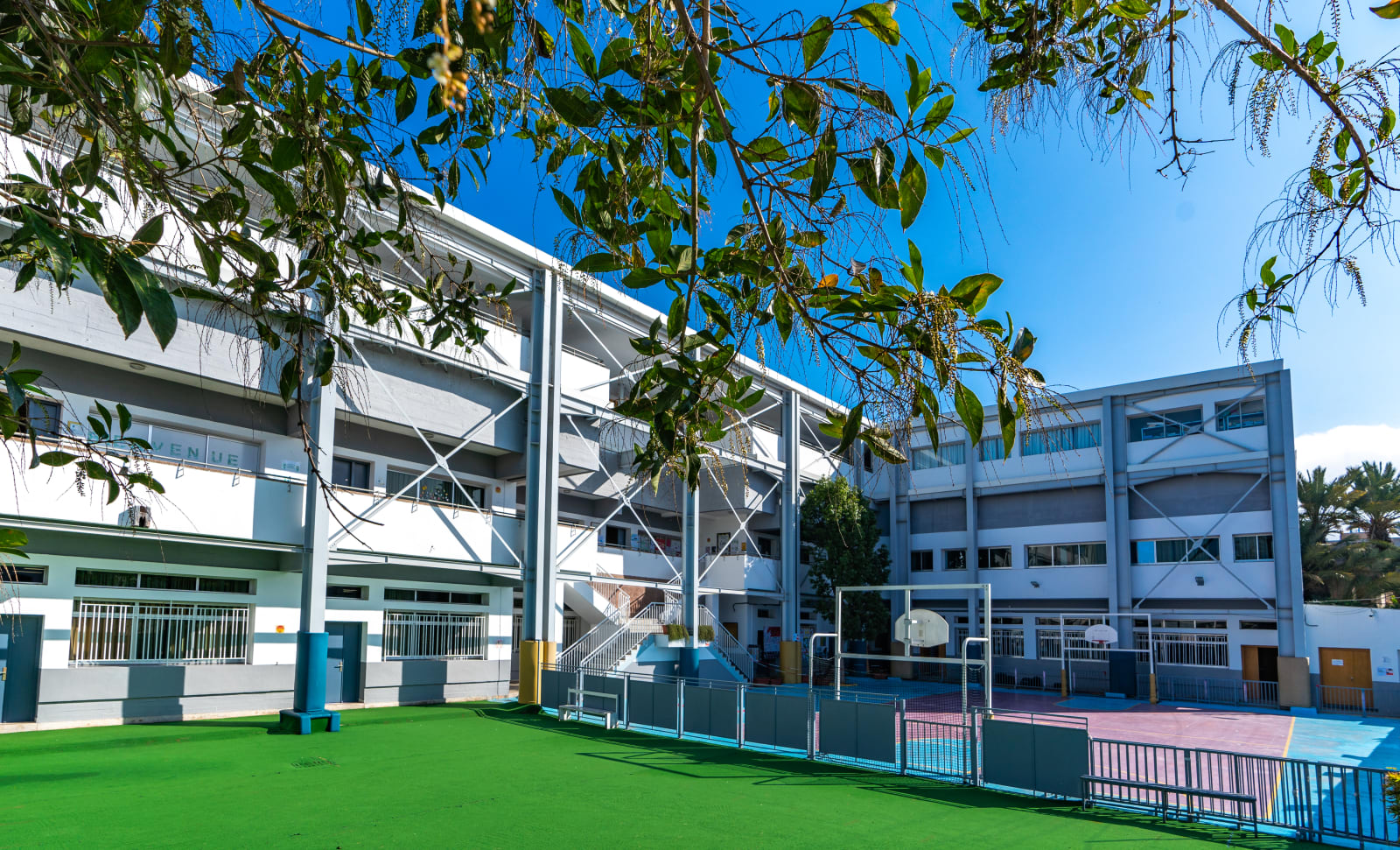 École Trilingue Internationale — Arts