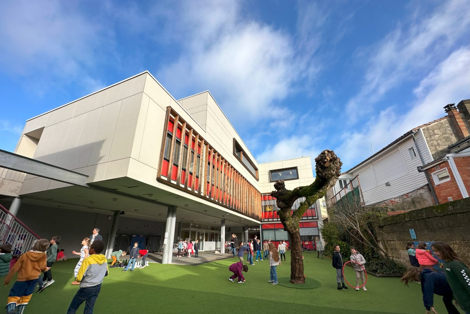 Bordeaux International School — Sports