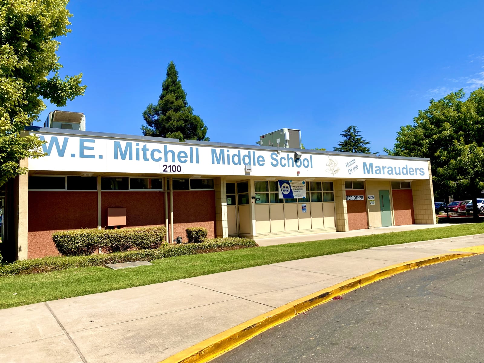 W.E. Mitchell Middle School — Campus