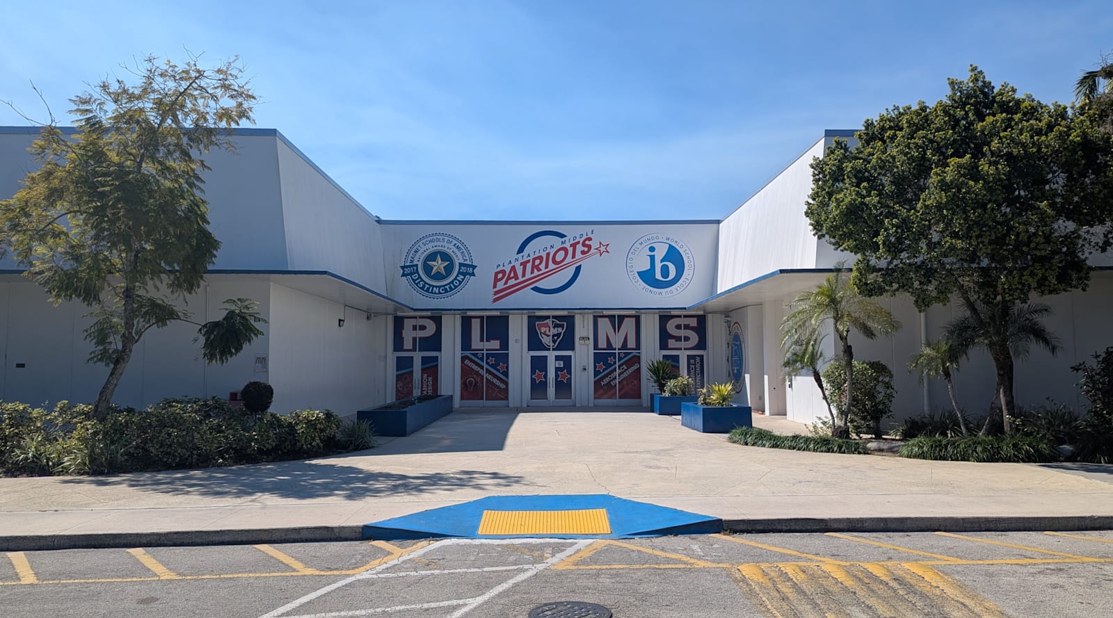 Plantation Middle School — Campus