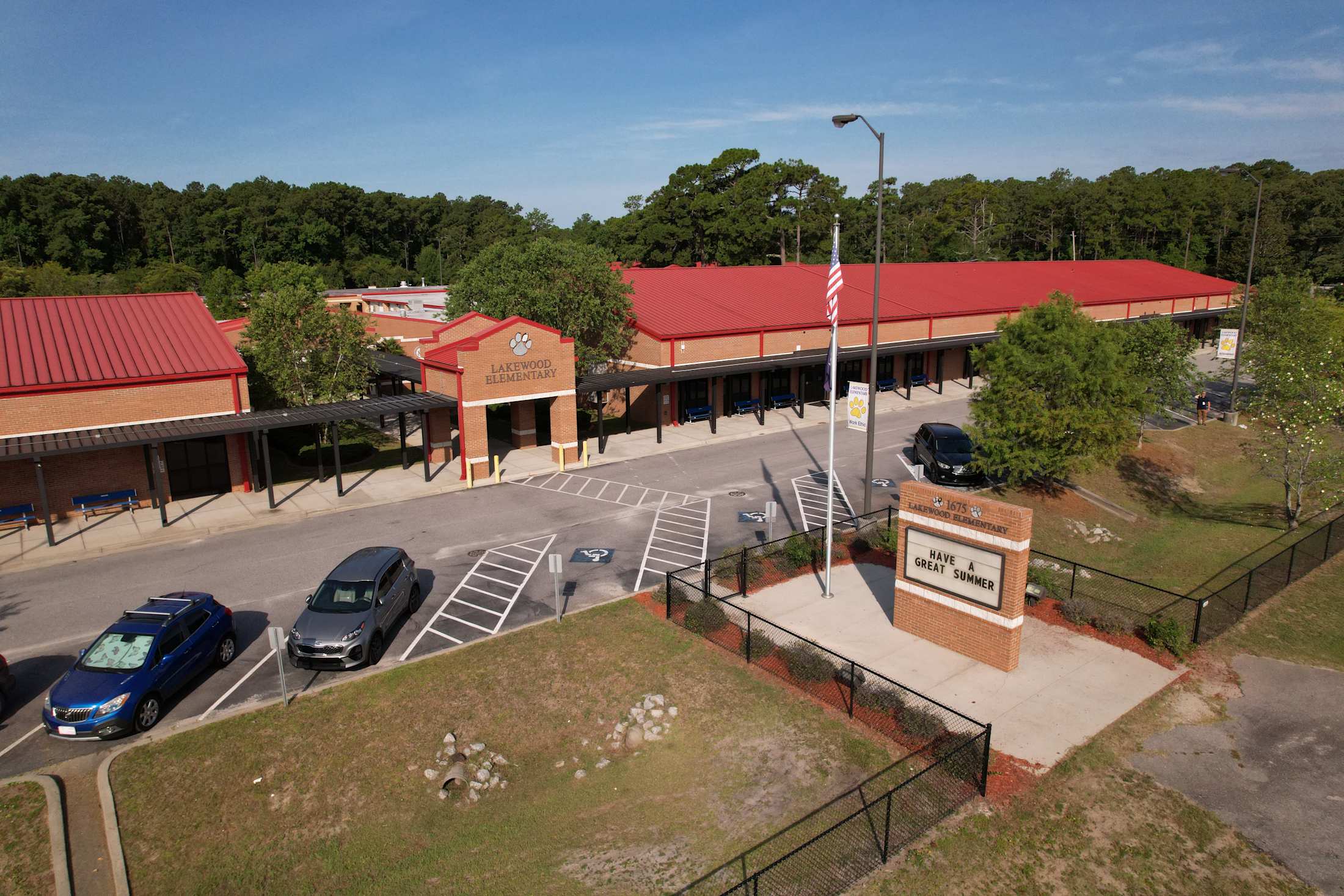 Lakewood Elementary campus