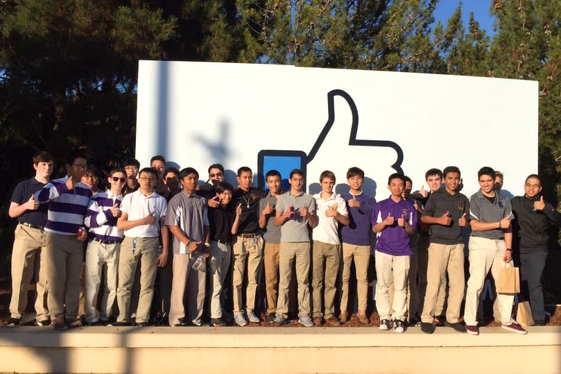 Visita a sede de empresa de tecnologia