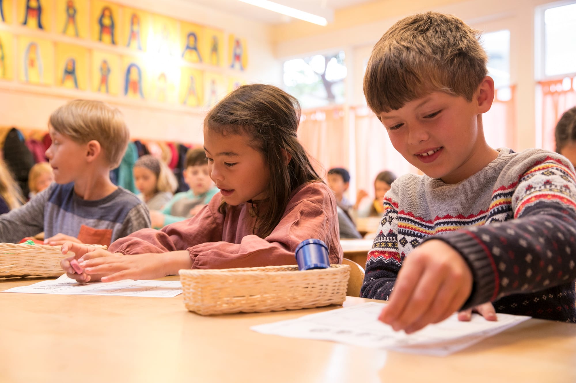 Grade School (K-5) at SFWS | Explore the World, image size:2000x1333