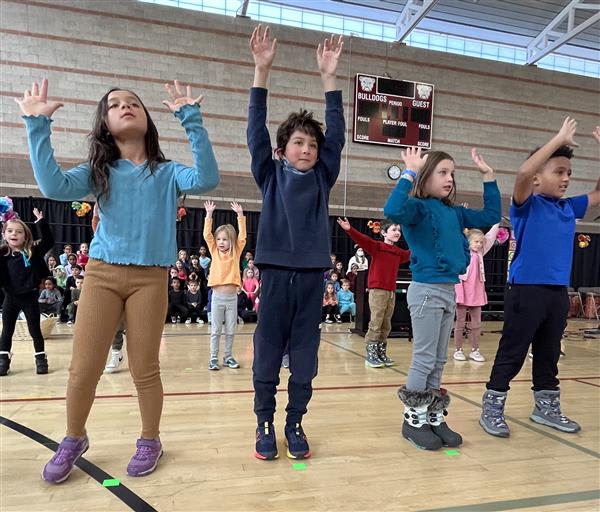 K/1/2 Stanley students dancing together