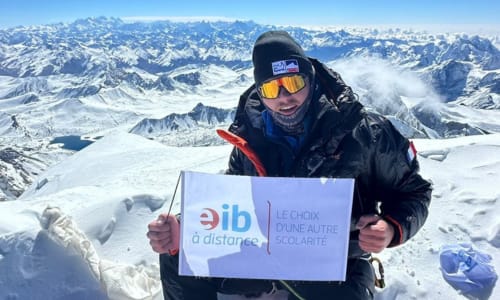 Alasdair McKenzie, alpiniste et élève de l'EIB à distance