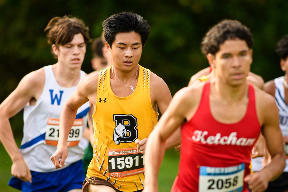 Lee Wins Photo Finish at Cross Country Classic