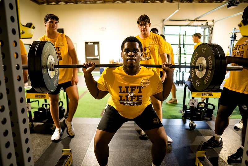 Bruins Raise More Than $36,000 in Third Annual 'Lift for Life'