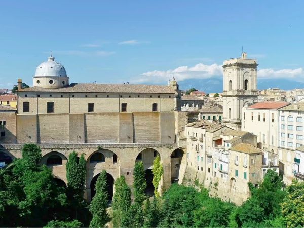 View across the historic centre of Lanciano and the Basilica of Santa Maria del Ponte