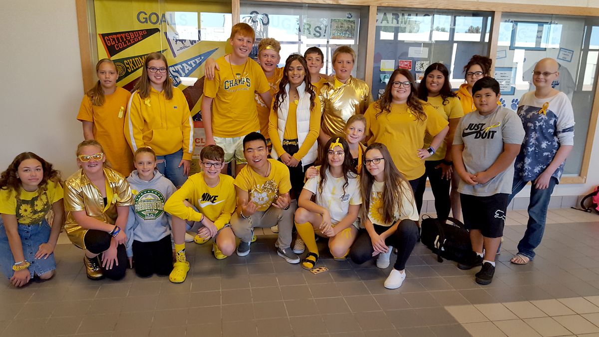 Carmichael Middle School Goes Gold For Cancer Awareness | News Details