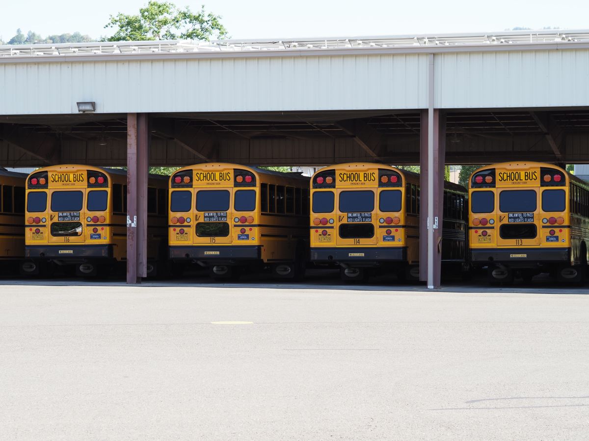 Activity buses launch in Grants Pass School District 7 | Details